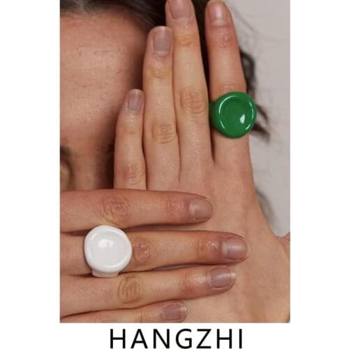 HANGZHI 2021 New Punk Trendy Simple Green and White Round Enamel Glazed Rings for Fashion Women Girls Summer Party Jewelry Gifts
