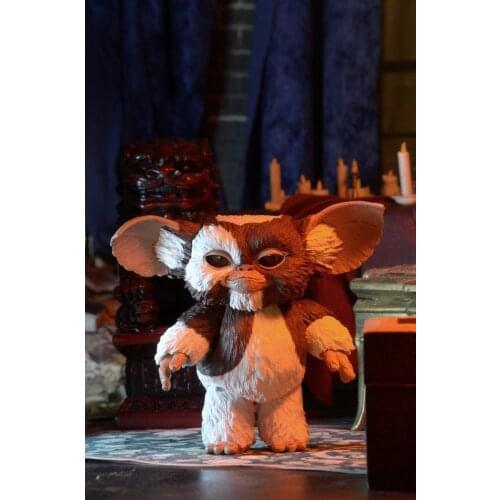 Gremlins Ultimate Gizmo Deluxe 7" Scale Action Figure With Christmas Scarf Santa hat Trumpet Bow Pencil Arrow NECA Toys Doll
