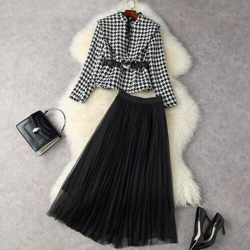 European and American womens wear new autumn 2022 Long-sleeved plaid coat with belt Gauze pleated skirt Fashion suits