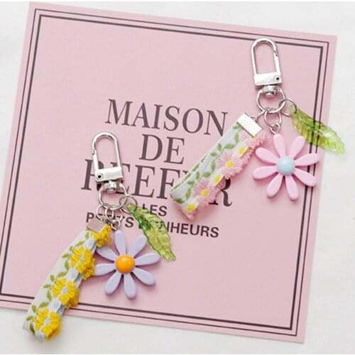 Korean Cute Candy Color Daisy Flower keys Decor for Girl Lace Keychains Key Chains Car Keys Bag Decor Pendent Charm for Airpods