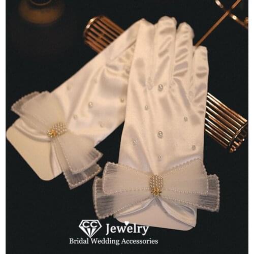 CC Butterfly Shape Gloves Wedding Accessories for Women Engagement Jewelry Bridal Dress White Satin Mittens Finger Gants AN190