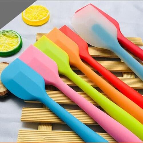 Kitchen Silicone Cream Butter Cake Spatula Mixing Batter Scraper Brush Butter Mixer Cake Brushes Baking Tool Kitchenware