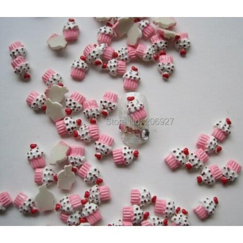 RC120-3 30pcs Cute Cupcake Shape Nail Resin Decoration Outlooking