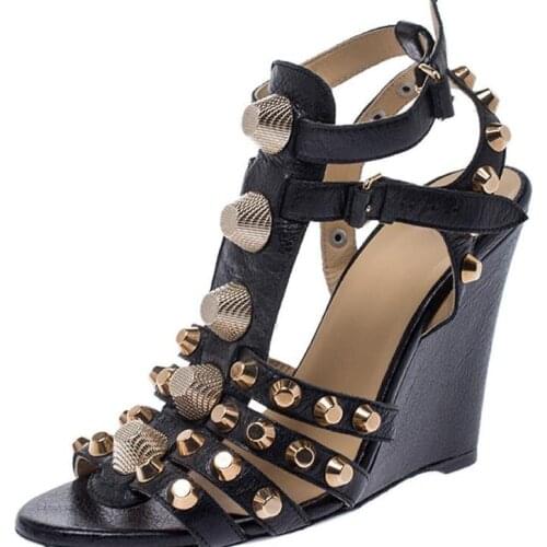 Fashion Woman Metal Grained Cone Rivets Studs T-Strap Sandals Women Wedge High Heel Gladiator Peep Toe Party Shoes
