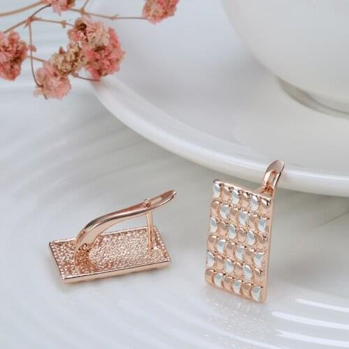 Luxury Women Engagement Earring Full Paved CZ Stone Rose Gold Elegant Simple Fine Jewelry Earring Hot Sale Diamond Stud Earrings