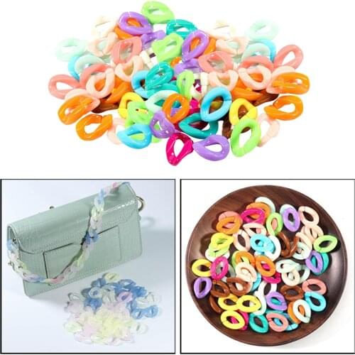 100 Pcs C-Clips Hooks Chain Plastic Bird C-Links Parrot Toy Parts Mix Color DIY Pet Stand Swing Toy for Bird Parrot Hamster