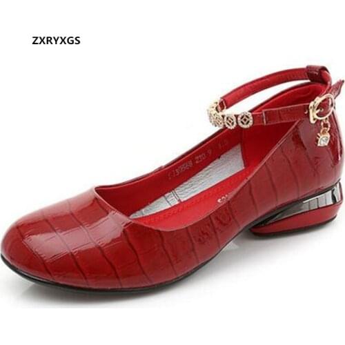 Top Cowhide Patent Leather Shallow Thick Heel Classic Shoes Woman Shoes 2020 New Banquet Wedding Comfortable Low Heel Shoe