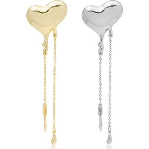New Heart-shaped Tassel Brooches for Women Metal Cardigan Suit Collar Scarf Buckle Lapel Pin Luxulry Clothing Accessories