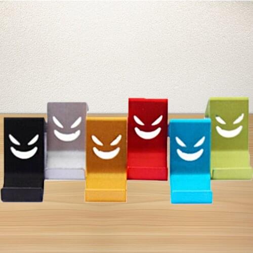 New 1PC Smile Metal Cell Phone Holder Universal Phone Stander Random Colors High Quality Smartphone Holder Kitchen Accessories