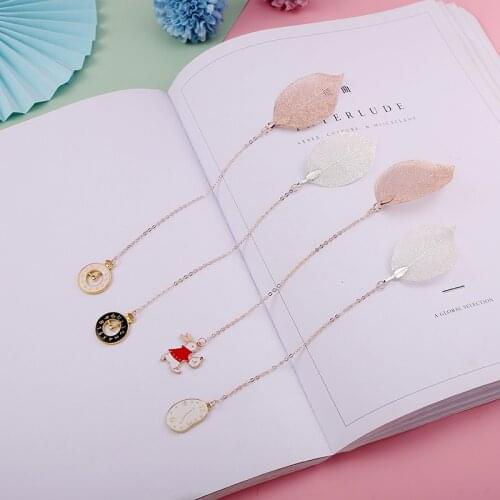 2pc Leaf Bookmark Hollow Metal Leaves Bookmarks for Books Vein Book Holder Page Folder Chain Alarm Clock Pendant Stationery Gift