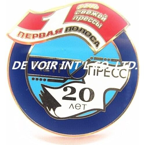 3D round pin badge with gold plating, white, blue and red enamel