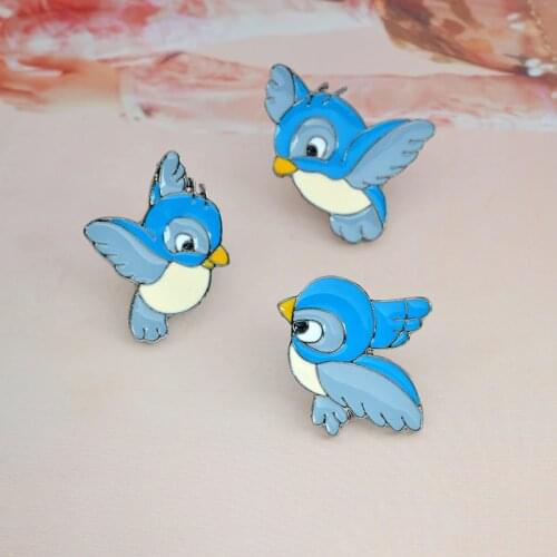 Blue flying Bird Pins Cute Cartoon Animal enamel Pins Brooches Gift for kids lapel Pin Badges Denim Shirt bag Jackets Jewelry