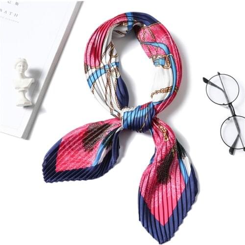 2020 New Crinkle Scarf Female Silk Hair Square Scarf Small Pleated Bandana Neckwear Fashion Print Foulard Accessories