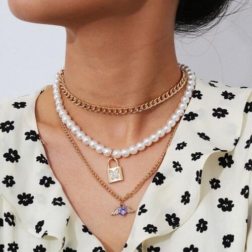 Multilayer Imitation Pearl Thick Chains Heart Wing Lock Pendant Necklace Women Vintage Geometric Clavicle Necklace Jewelry