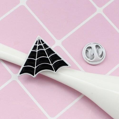 Vintage Classic Black Metal Triangle Lattice Grid Spider Web Fashion Brooch Punk Backpack Collar Emblem Gift to Best Friends Kid