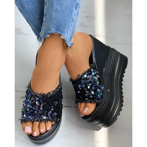 Summer 2020 Peep Toe Sequins Fringe Hem Wedge Heeled Slippers Bling Platform Slides Fashion Casual Outdoor Sandals Ladies Shoes