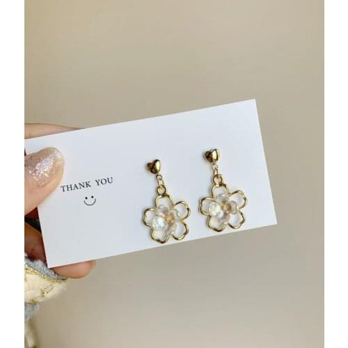 White Shell Petals Hollow Flower Drop Earrings Sweet No Pain Clip On Earring without Piercing Wedding Bridal Party Jewelry Gift
