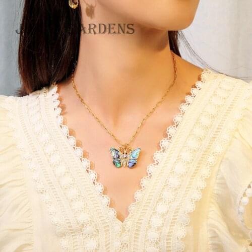 The shell butterfly adornment pattern of retro color texture goes with everything female necklace