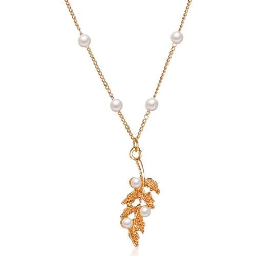 New Stylish Leaf Shaped Pendant Necklace Simulated Pearl Beads Chain Clavicle Necklace Female Gold Color Banquet Jewelry