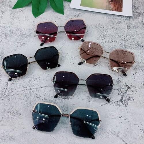 The new adult polarized sunglasses 20213 ms polarizer male personality resin outdoor uv protection sunglasses