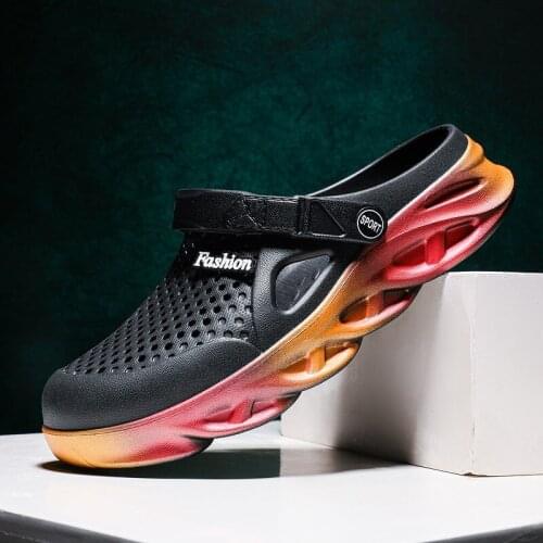 2021 Men Sandals Summer Beach Casual Brand Hole Shoes Rubber Clogs For Men EVA Unisex Garden Shoes Black Adulto Cholas Hombre