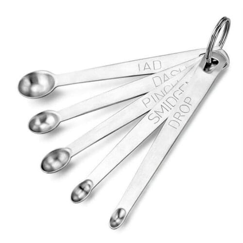 5 Piece Set includes; tad, dash, pinch,smidgen and a drop Material: Stainless steel Handle is imprinted with the measurement