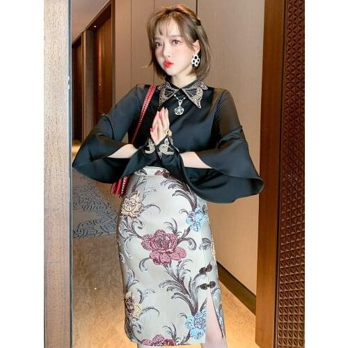 Embroidery personality hollowed out solid color simple pointed Lapel shirt womens wear 2021 Spring new High Quality Top Quality