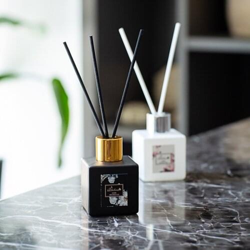 50ml Indoor Aromatherapy Essential Oil Reed Diffusers With Painted Black White Glass Bottle Natural Reed Sticks For Home Decor