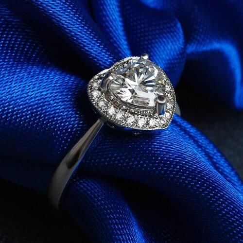 Solid 18K White Gold Heart Round Brilliant Cut Moissanite Halo Ring Lab Diamond Engagement Ring For Women