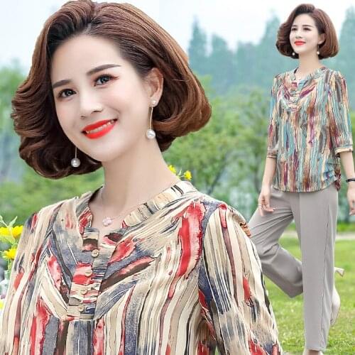 New moms 2021 summer suit middle aged and old womens Fashion Chiffon shirt two piece large size half sleeve top