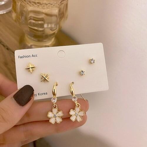 Korean fashion jewelry new light luxury flower butterfly stud earring set cute and small trendy girl earrings for women