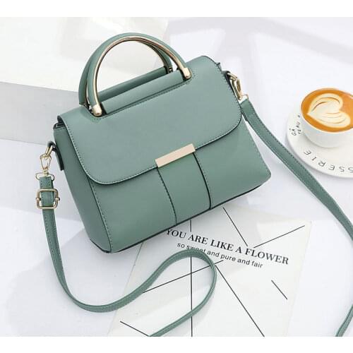 Womens bags 2021 new super fire simple and versatile one-shoulder messenger fashion small bag ladies portable small square bag