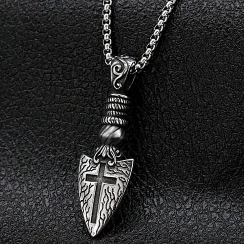 Retro Gothic Cross Design Shield Dart Pendant Trend Domineering Mens Titanium Steel Pendant Hip Hop Party Jewelry Accessories