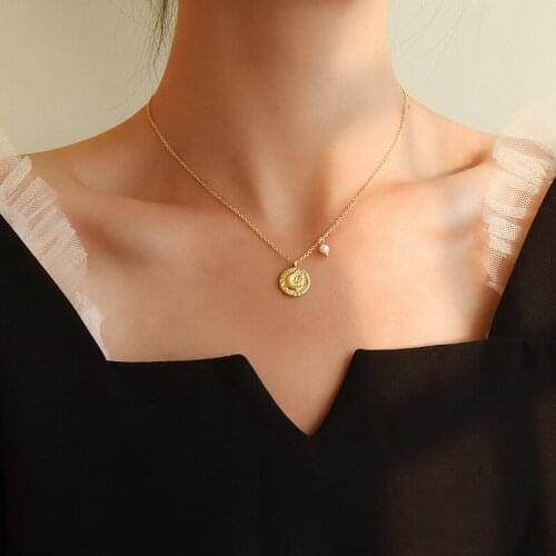 WTLTC Single Tiny Mini Freshwater Pearl Necklace for Women Drop Round Coin Moon Necklaces Vintage Small Medallion Disc Chokers