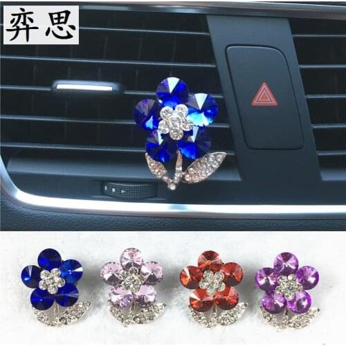 Exquisite metallic crystal flowers Ladies car decorations Perfume clip Flower car air freshener Lady car styling Perfume jewelry