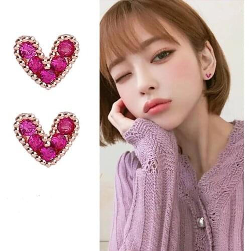 Korean temperament peach heart crystal net red personality simple small female earrings wholesale