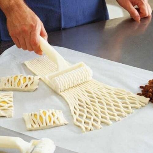 1pcs Baking Tool Pull Net Wheel Knife Pizza Pastry Lattice Roller Plastic Dough Cookie Pie Cutter Kitchen handmade Craft tool