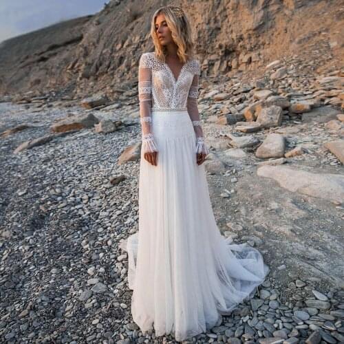 Boho A-Line Tulle Lace Long Sleeve V-Neck Wedding Dress Bridal Gowns 2021 Beading Sweep Train Button Back Robe De Mariée