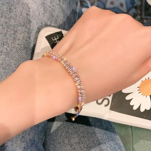 Delicate crystal zircon bracelet with high transparency and gloss