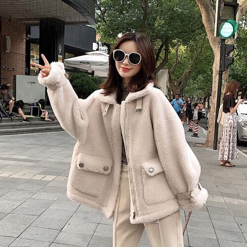 Chic Lambs Wool Women Coat 2020 New Winter Faux Fur Female Plush Locomotive Service Loose Jacket Casual Korean White Oversized