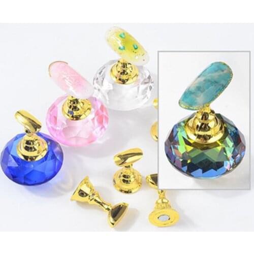 New 1Pc Magnetic Nail Holder Practice Training Display Stand Acrylic Crystal Holders Alloy False Tip Salon DIY Manicure Tools