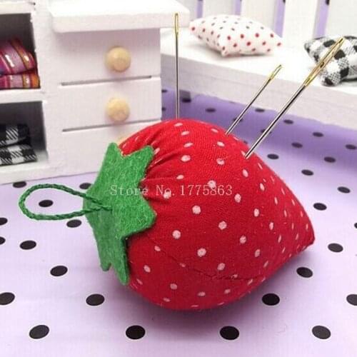 2PCS DIY Craft Strawberry Pin Cushion , Needle Holder Sewing Kit AA7743