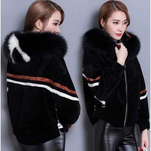 High Quality Fur Sheep Shearing Coat Womens Short Outwear 2021 Winter Korean Fashion Warm Padded Fur Hooded Plus Size Jacket