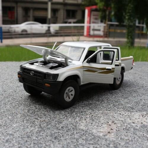 1:32 Die Casts Auto Simulation Car Models Super Sports Electronic Flashing Cars Toys for Children Coche Vehicles Hilux Pick up