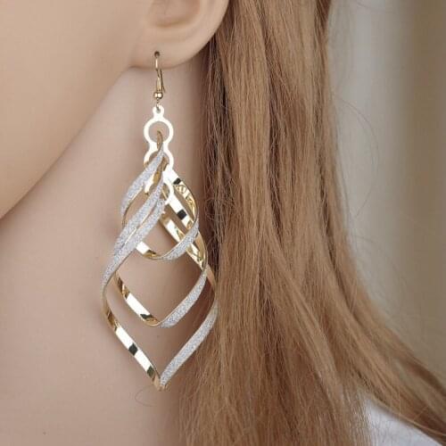 New fashion popular earrings for women personality Punk spiral earrings Creative jewelry Temperament crystal jewelry Spot