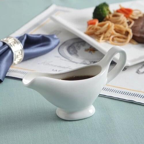 Creative White Porcelain Boats Beefsteak Gravy Boat Steak Sauce Container Ceramic Salad Seasoning Jar Restaurant Tableware