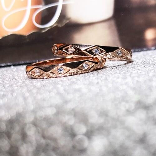 YUN RUO Personality Mosaic Zircon Rhombus Surface Ring Rose Gold Color Woman Gift Fashion 316L Titanium Steel Jewelry Never Fade