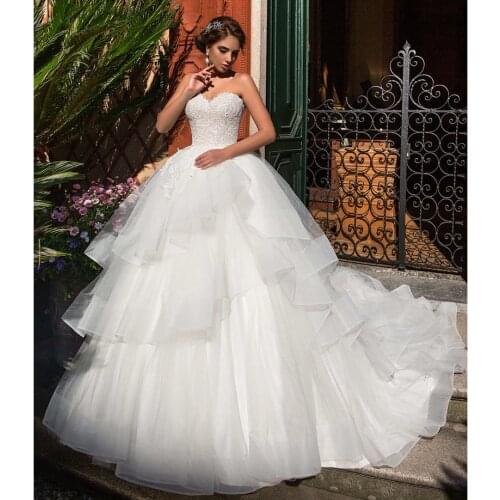 Sexy Backless Ball Gown Wedding Dresses 2021 Appliques Vintage White Crystal Plus Size Strapless Vestidos De Noiva Bridal Gown