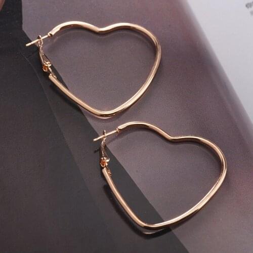 2020 Fashion OL Big Circle Heart-Shaped Peach Heart Love Earrings Metal Plating Earrings for Women Jewelry Girls Holiday Gifts