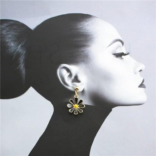 Customized small daisy 925 silver needle long earrings white blue dripping flower earrings without holes asymmetric earrings